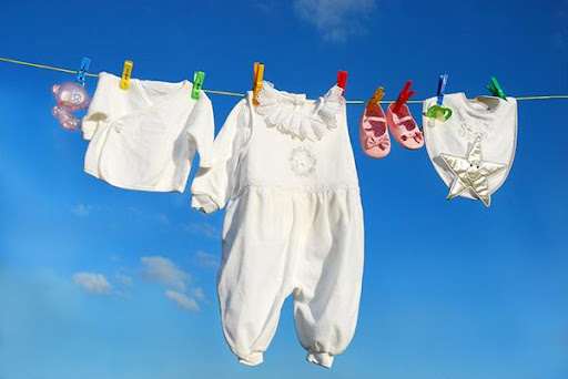 Mẹo giặt áo quần cho bé đúng cách, an toàn tại nhà