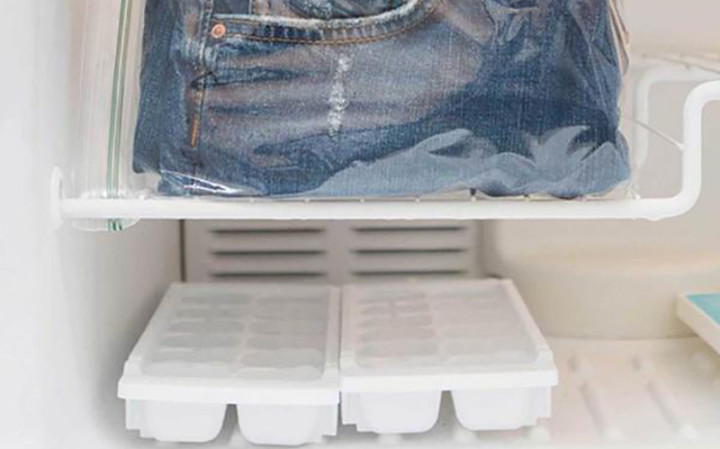 Lợi ích bất ngờ khi để đồ jean mới mua về bỏ trong ngăn đá tủ lạnh