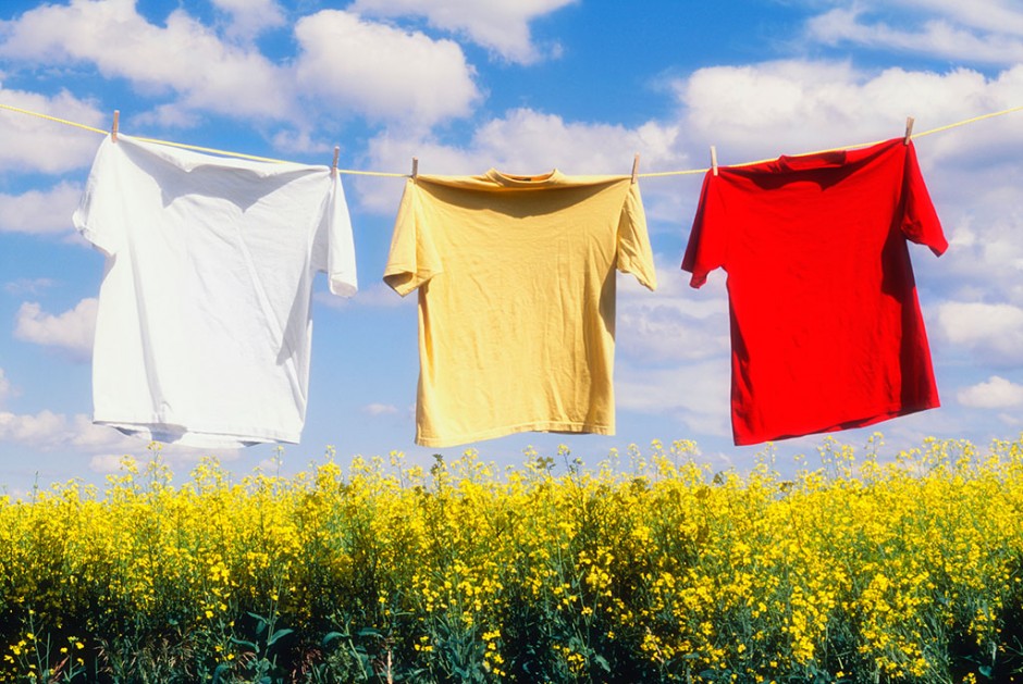 Hướng dẫn cách giặt áo thun đúng cách đơn giản ngay tại nhà