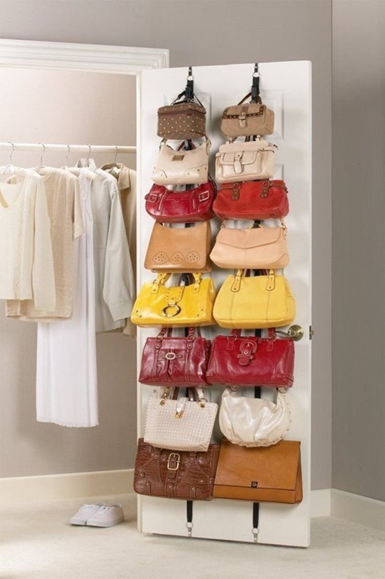 Tiết kiệm diện tích chứa quần áo khi tận dụng không gian cửa tủ