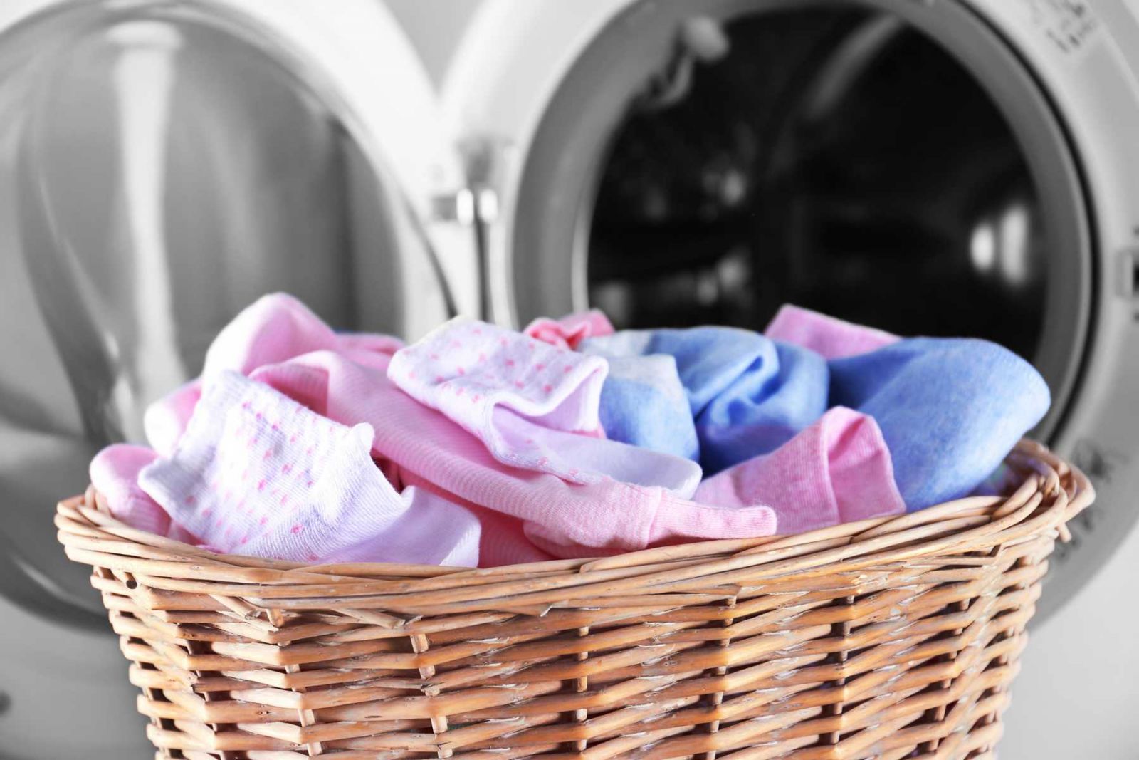 Giặt giũ và vệ sinh quần áo để bảo vệ sức khoẻ