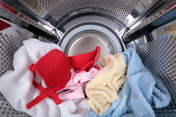 Bạn nên giặt đồ lót ở nhiệt độ 30 – 40 độC giúp loại bỏ vi khuẩn