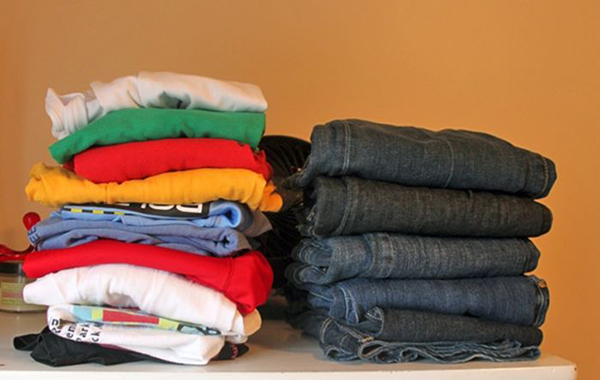 Quần áo bằng vải dày không nên giặt chung với quần áo mỏng